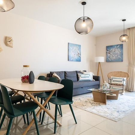 Luxury One-Bedroom Apartment/Parking In City Center Jeruzalem Buitenkant foto