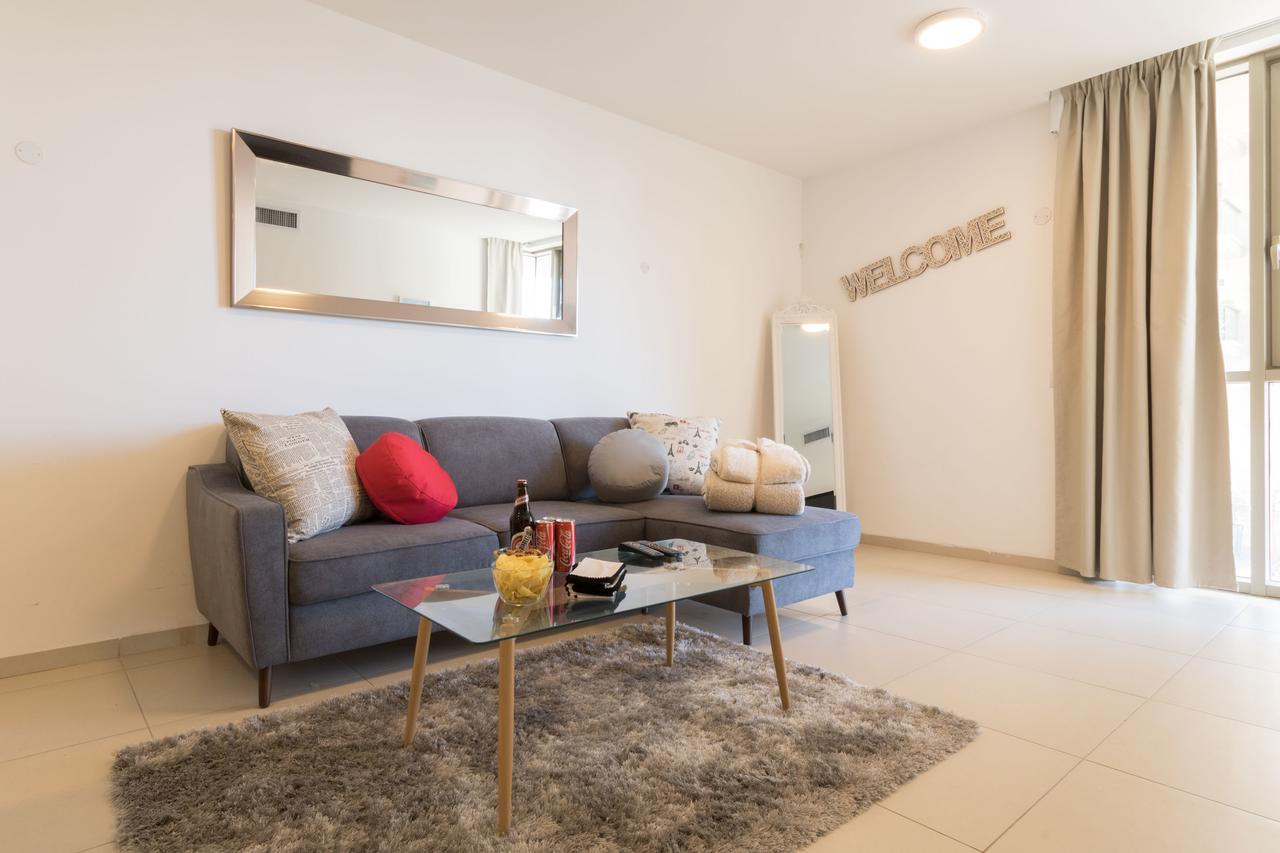 Luxury One-Bedroom Apartment/Parking In City Center Jeruzalem Buitenkant foto