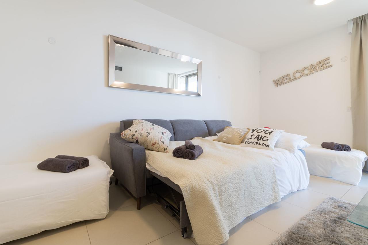 Luxury One-Bedroom Apartment/Parking In City Center Jeruzalem Buitenkant foto