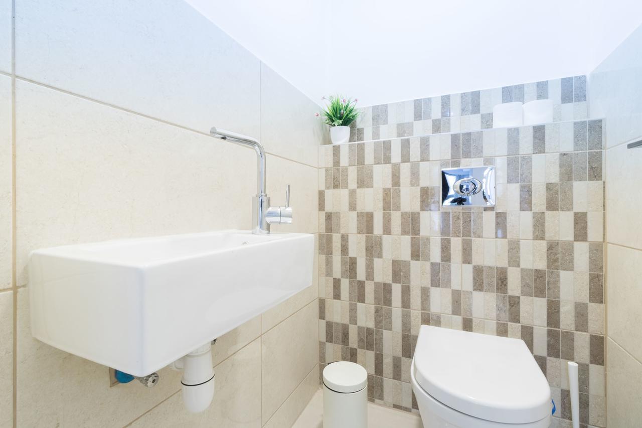 Luxury One-Bedroom Apartment/Parking In City Center Jeruzalem Buitenkant foto