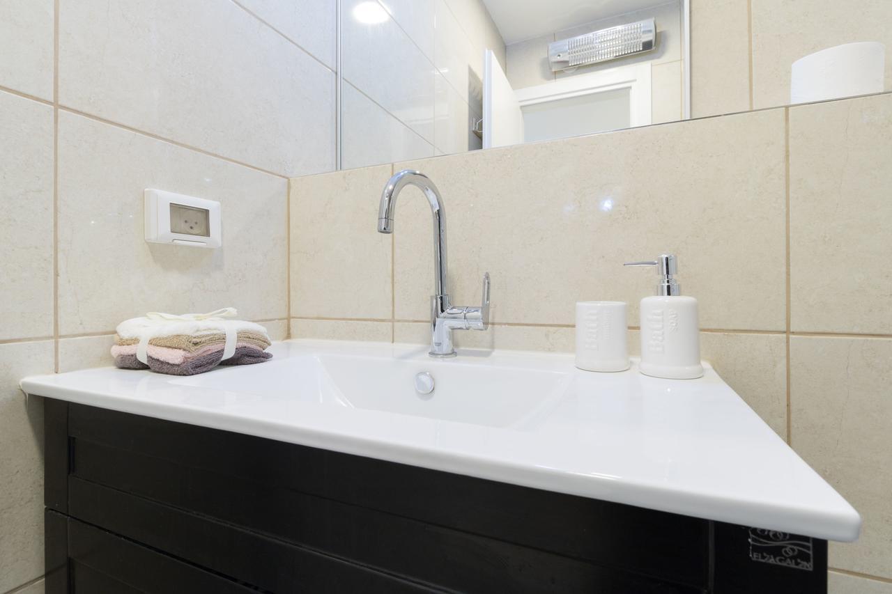 Luxury One-Bedroom Apartment/Parking In City Center Jeruzalem Buitenkant foto
