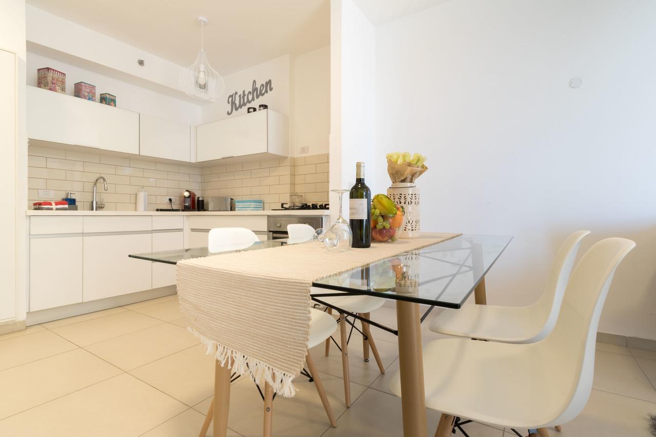 Luxury One-Bedroom Apartment/Parking In City Center Jeruzalem Buitenkant foto