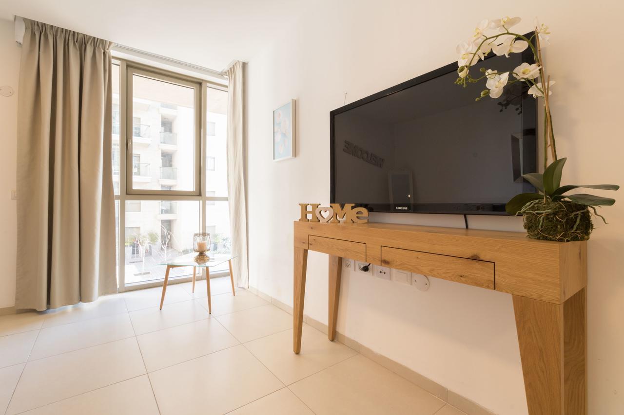 Luxury One-Bedroom Apartment/Parking In City Center Jeruzalem Buitenkant foto