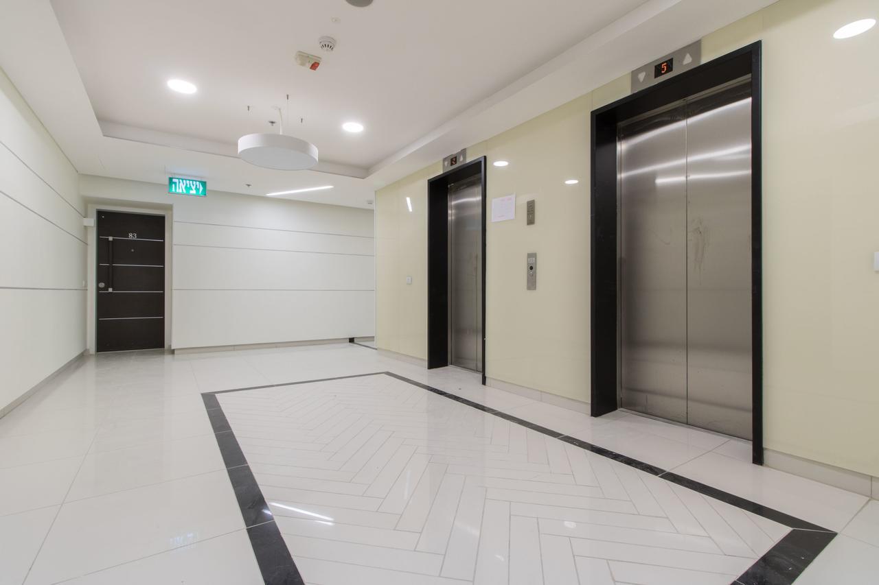Luxury One-Bedroom Apartment/Parking In City Center Jeruzalem Buitenkant foto