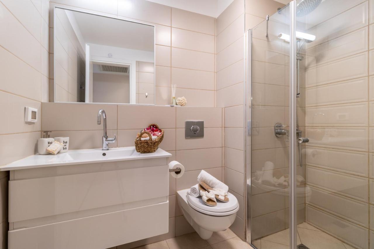 Luxury One-Bedroom Apartment/Parking In City Center Jeruzalem Buitenkant foto