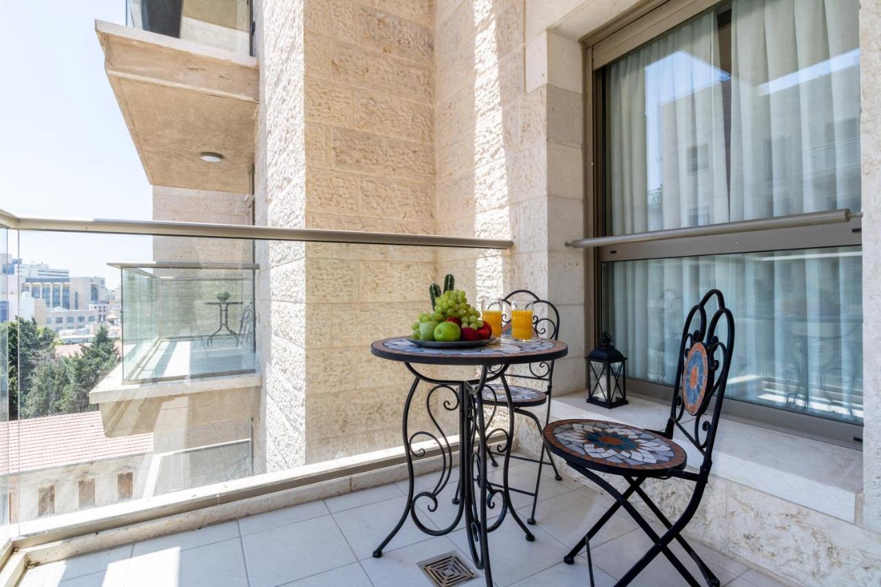 Luxury One-Bedroom Apartment/Parking In City Center Jeruzalem Buitenkant foto